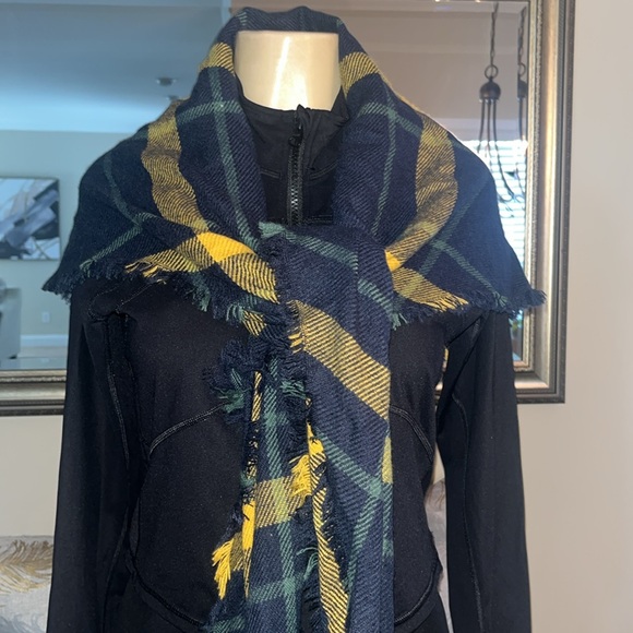 Autumn Winter Female Plaid Scarf - Picture 4 of 7